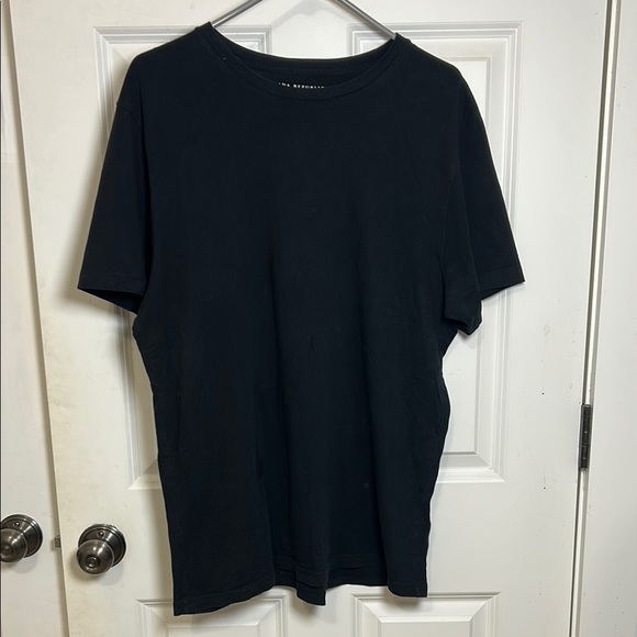 Banana Republic Black Short Sleeve Tee - Picture 1 of 5